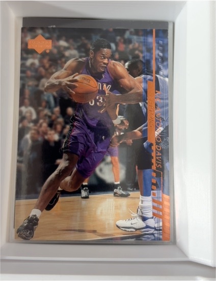 2000-01 Upper Deck #165 Antonio Davis — front