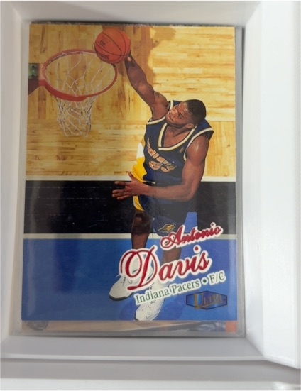 1997-98 Fleer Ultra #34 Antonio Davis — front