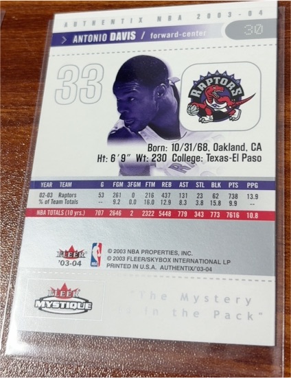 2003-04 Fleer Focus #57 Antonio Davis — front