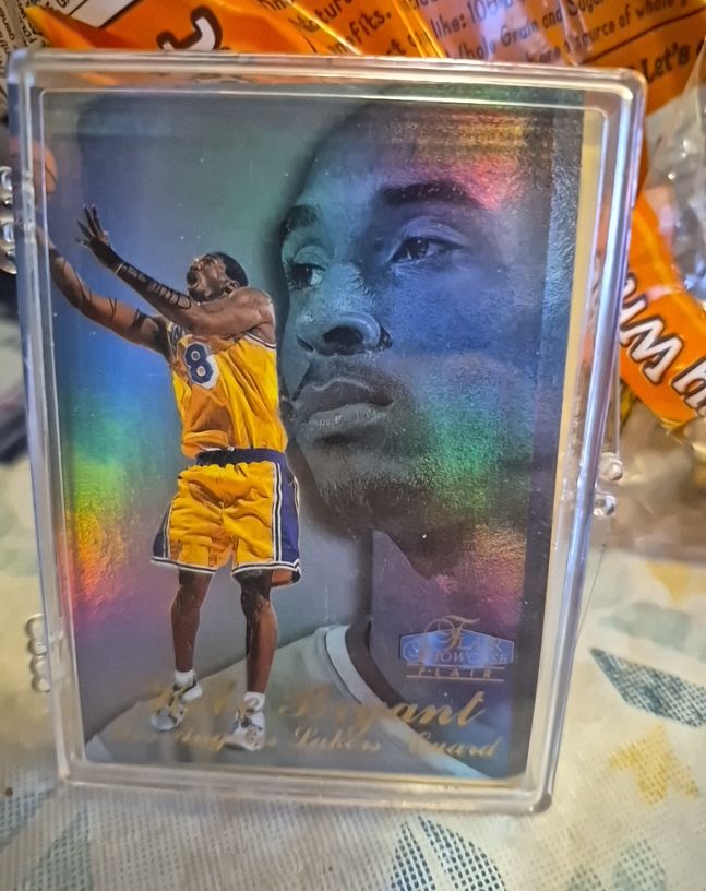 1997-98 Fleer Flair Showcase #18 Kobe Bryant — front