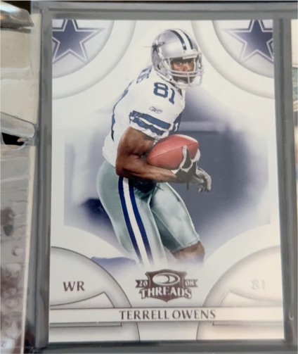 2008 Donruss Threads #8 Terrell Owens — front