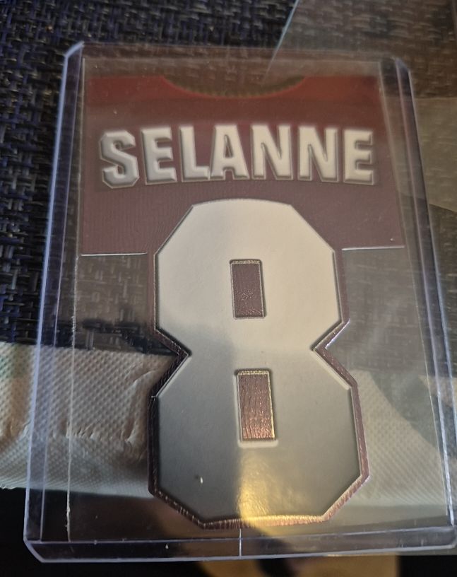 1997-98 Pacific Paramount Big Numbers Die Cut #2 Teemu Selanne — front