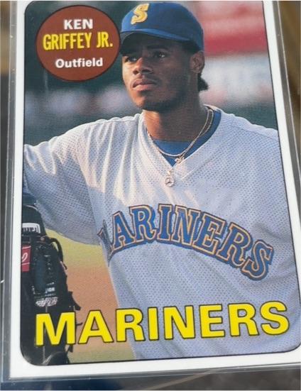 1990 Baseball Cards Magazine #37 Ken Griffey Jr. — front