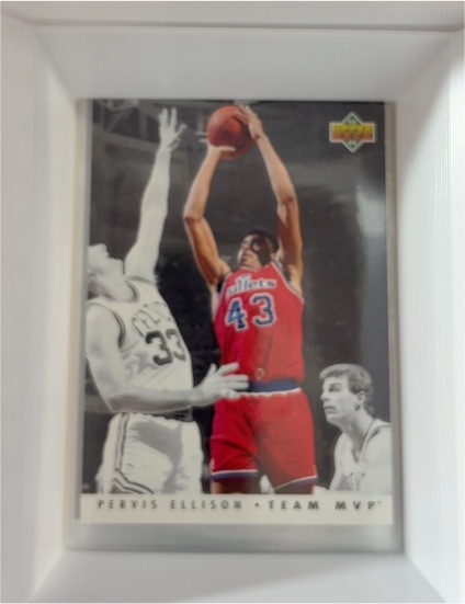 1992-93 Upper Deck Team MVP #TM28 Pervis Ellison — front