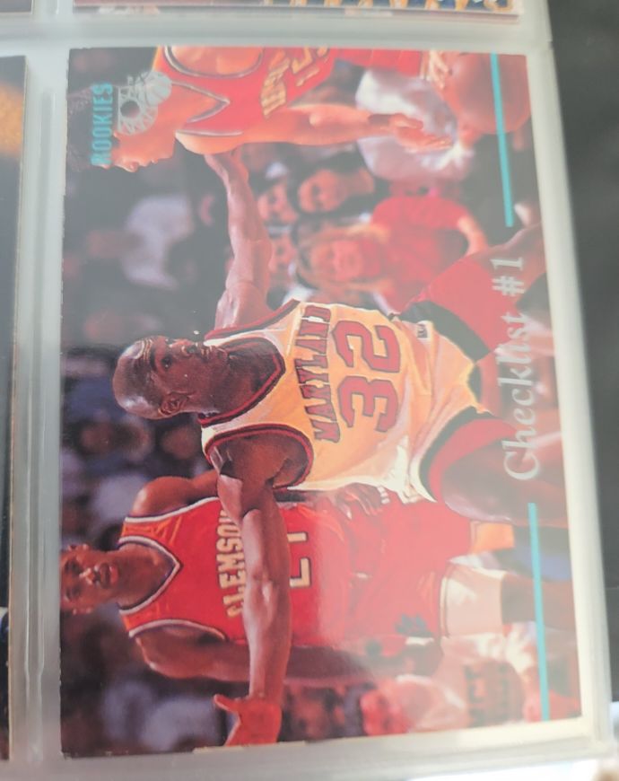 1992 Fleer Ultra #1 Christian Laettner Checklist — front