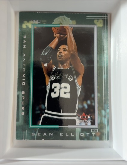 2001 Fleer Genuine #32 Sean Elliott — front