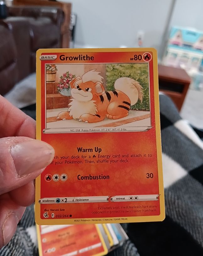 2021 Pokémon TCG Fusion Strike #032 Growlithe — front