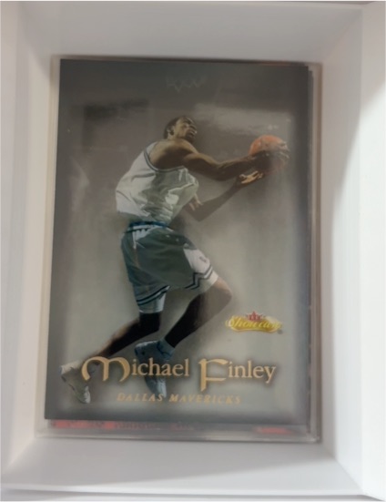 2000-01 Fleer Showcase #34 Michael Finley — front