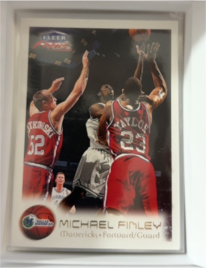 1999-00 Fleer Focus #28 Michael Finley — front