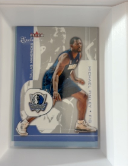 2001 Fleer Exclusive #35 Michael Finley — front