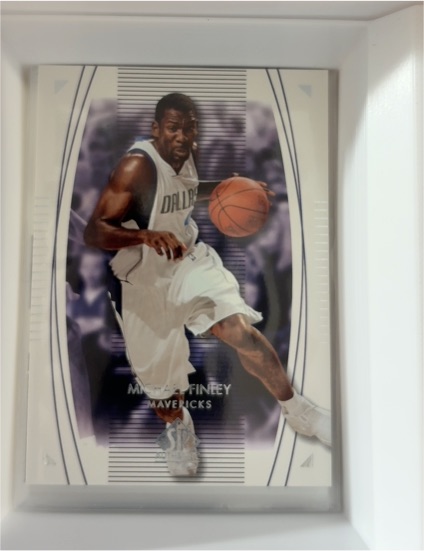 2003-04 SP Authentic #16 Michael Finley — front