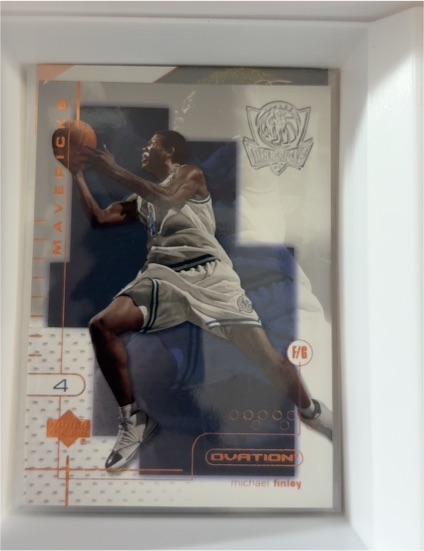 2001-02 Upper Deck Ovation #16 Michael Finley — front