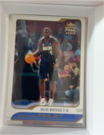 2001-02 Fleer Focus #100 Michael Finley — front