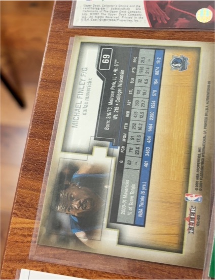1998 Fleer #69 Michael Finley — front