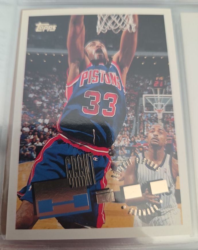 1995-96 Topps #33 Grant Hill — front