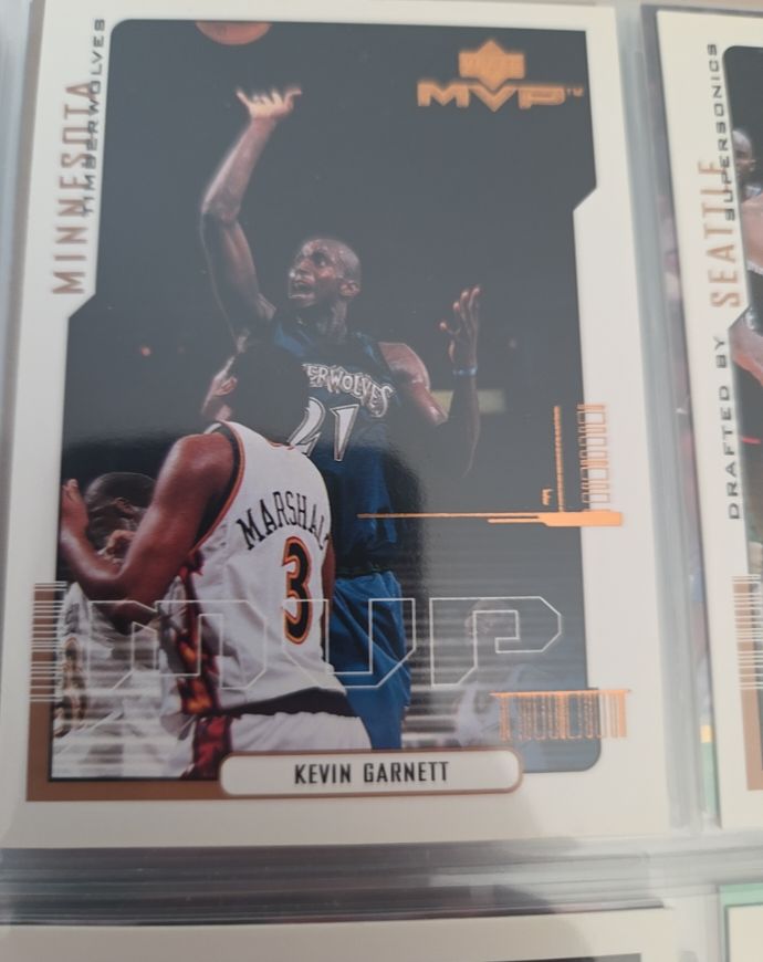 2000-01 Upper Deck MVP #190 Kevin Garnett — front