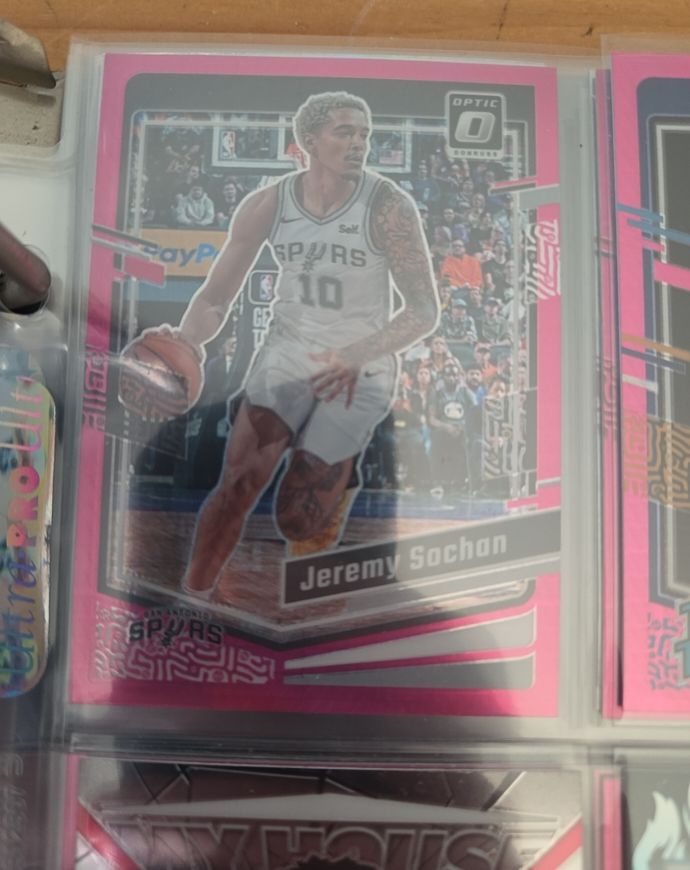 2023-24 Donruss Optic #56 Jeremy Sochan Pink Hyper Prizm San Antonio Spurs — front