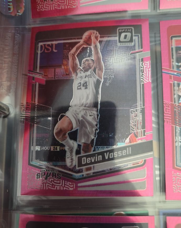 2023-24 Donruss Optic #184 Devin Vassell Pink Hyper — front
