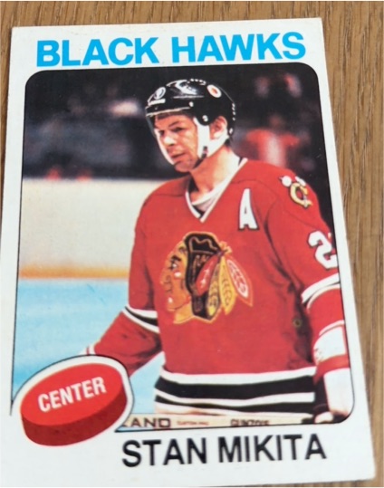 1975-76 Topps #30 Stan Mikita — front