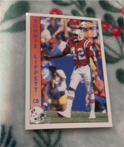 1992 Pacific #517 Ronnie Lippett — front