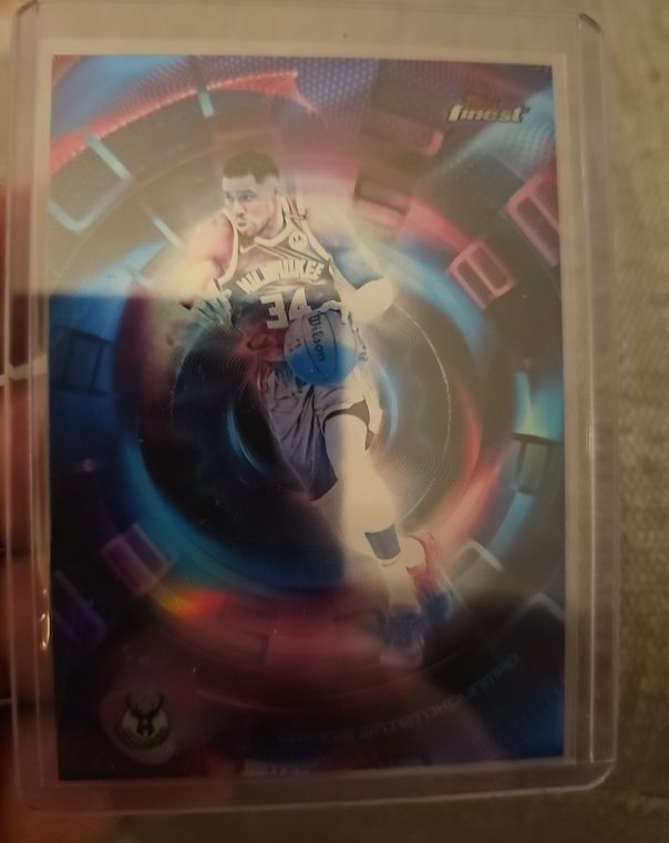 2025-26 Topps Finest #P-3 Giannis Antetokounmpo Pulse — front