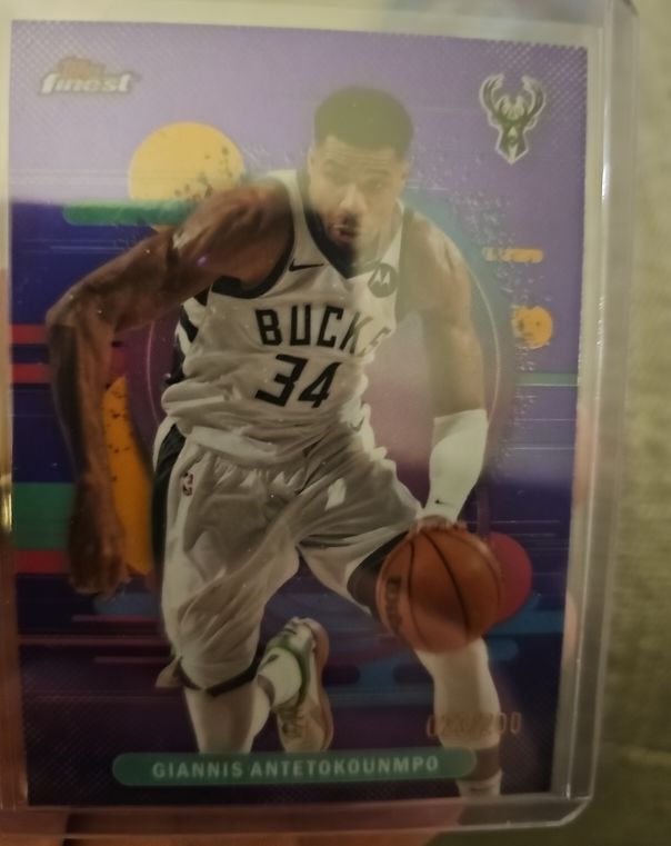 2025 Topps Finest #148 Giannis Antetokounmpo — front
