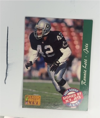 1993 Classic Pro Line Live #199 Ronnie Lott — front