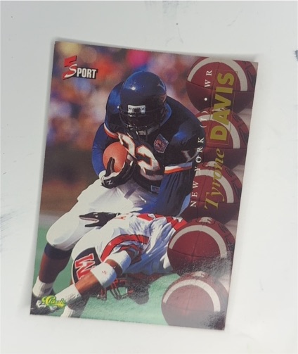 1995 Classic Five Sport #88 Tyrone Davis — front