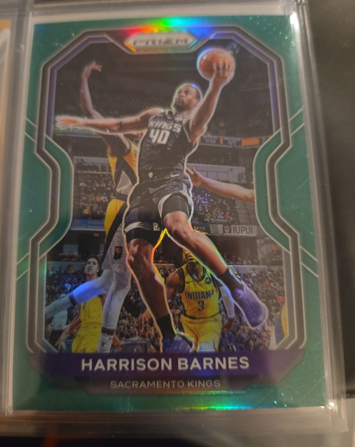 2021-22 Panini Prizm #64 Harrison Barnes Green Prizm Sacramento Kings — front