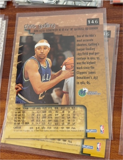 1995 SkyBox #146 Chris Gatling — front