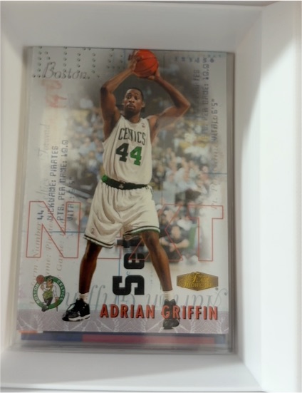 1999-00 Flair Showcase Next #9N Adrian Griffin — front