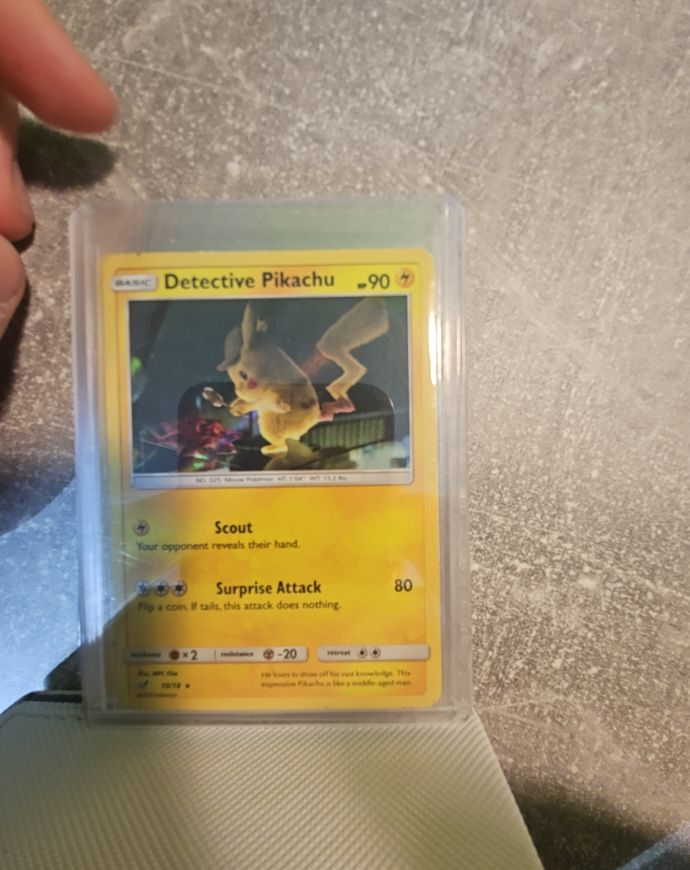 2019 Pokémon TCG Detective Pikachu 10/18 Detective Pikachu — front