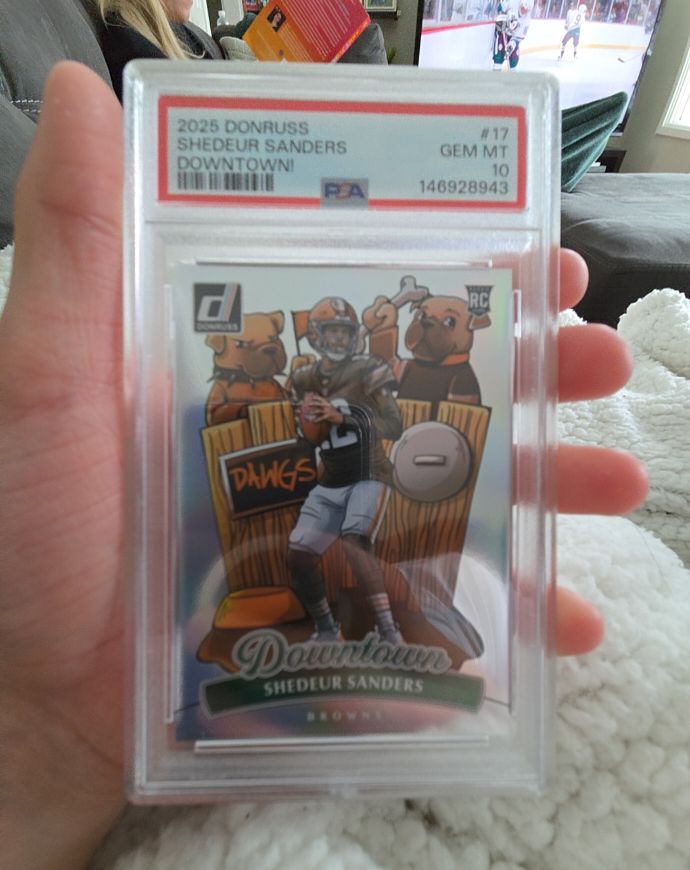 2025 Donruss #17 Shedeur Sanders Downtown! — front