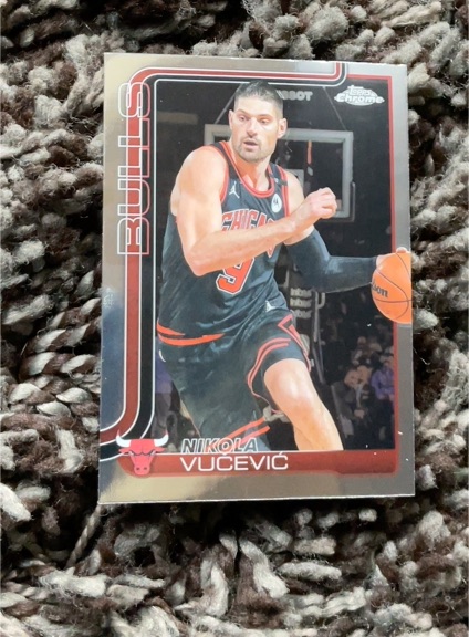 2025-26 Topps Chrome #24 Nikola Vučević Chicago Bulls — front