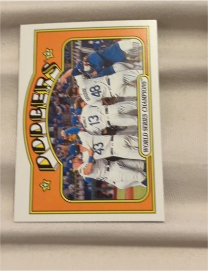 2021 Topps Heritage #1 Los Angeles Dodgers World Series Champions — front
