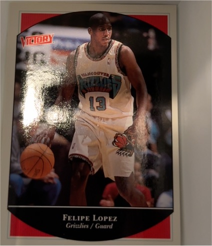 2000-01 Upper Deck Victory #222 Felipe Lopez — front