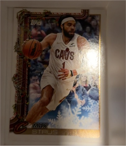 2025-26 Topps Holiday #H67 Max Strus — front