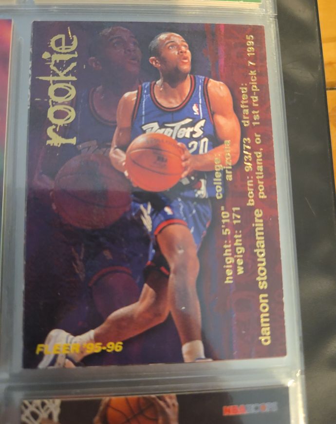 1995-96 Fleer #311 Damon Stoudamire — front