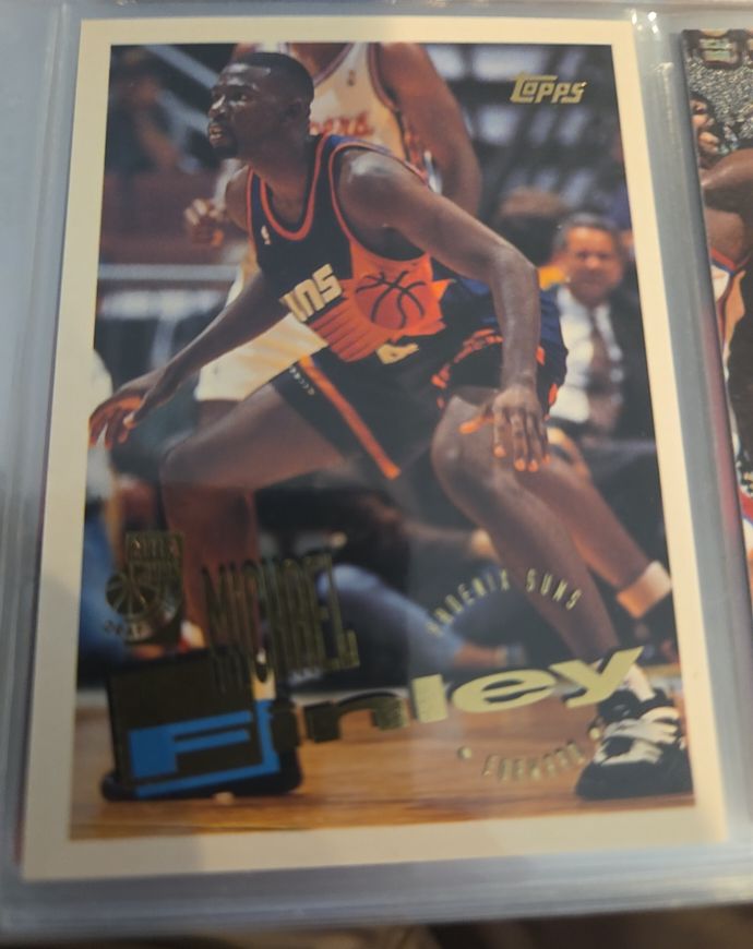 1995-96 Topps #256 Michael Finley — front