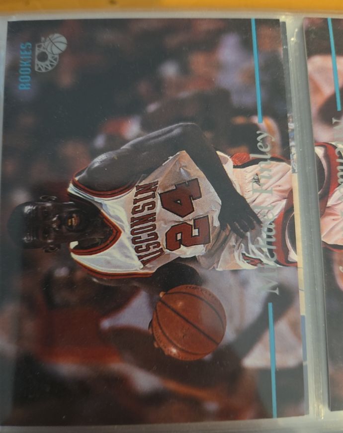 1994-95 Upper Deck #1 Michael Finley — front