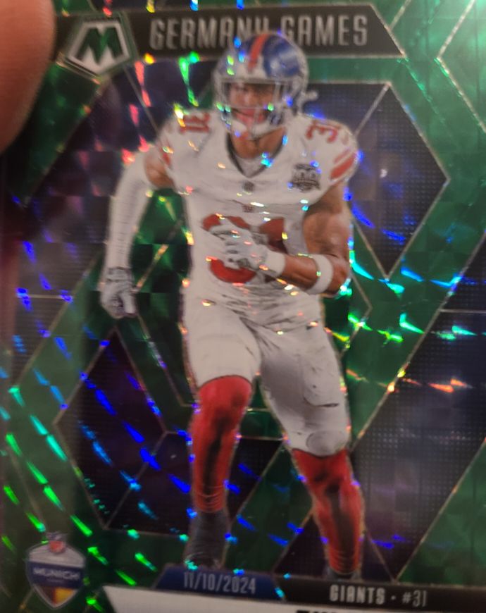 2022 Panini Mosaic #148 Kadarius Toney Green Prizm — front
