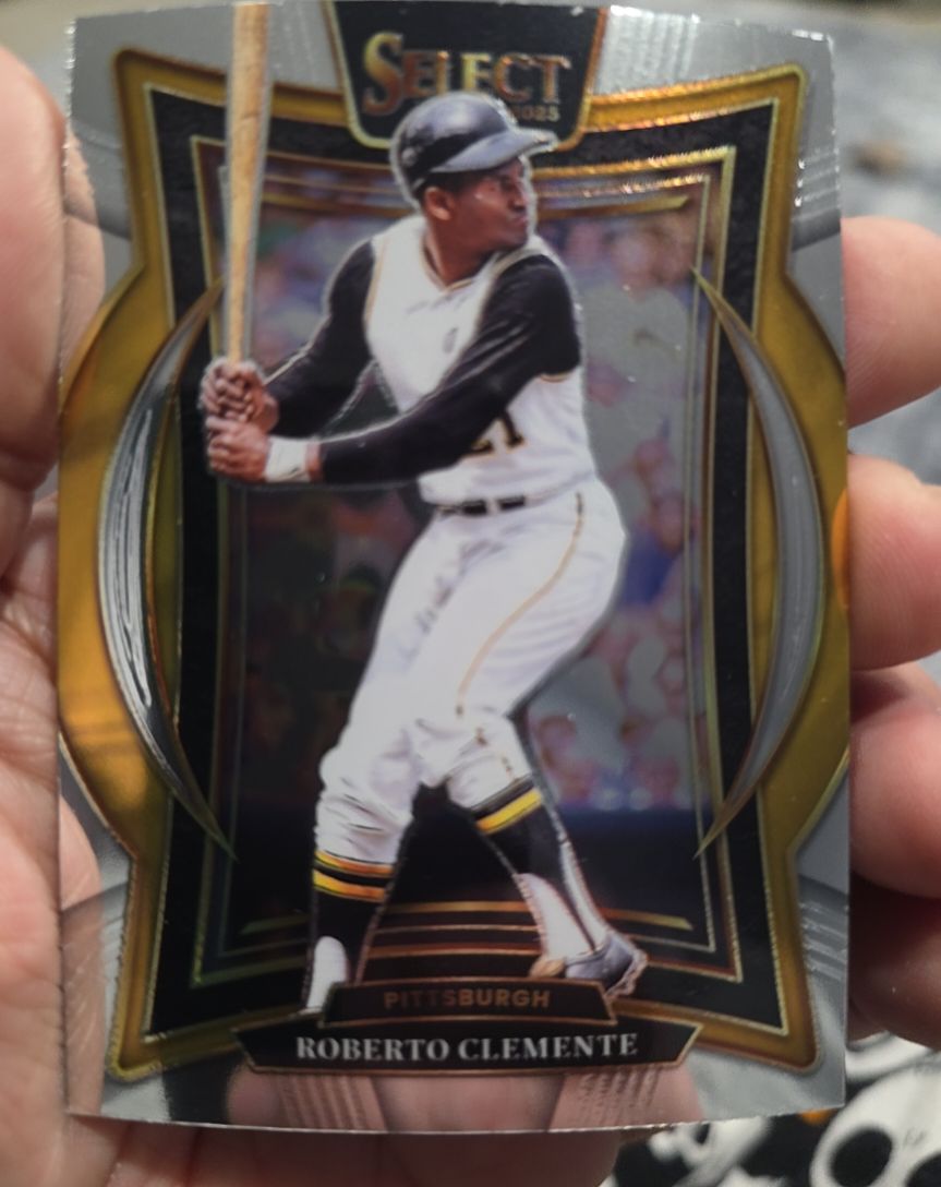 2025 Panini Select #10 Roberto Clemente — front