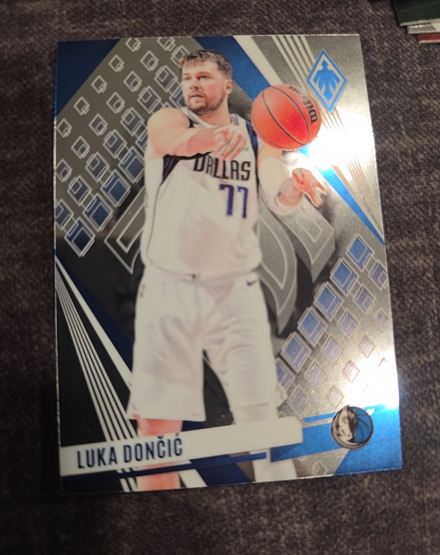 2023-24 Panini Phoenix #157 Luka Dončić — front
