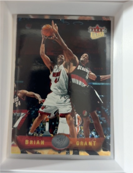 1999-00 Fleer Ultra #73 Brian Grant — front