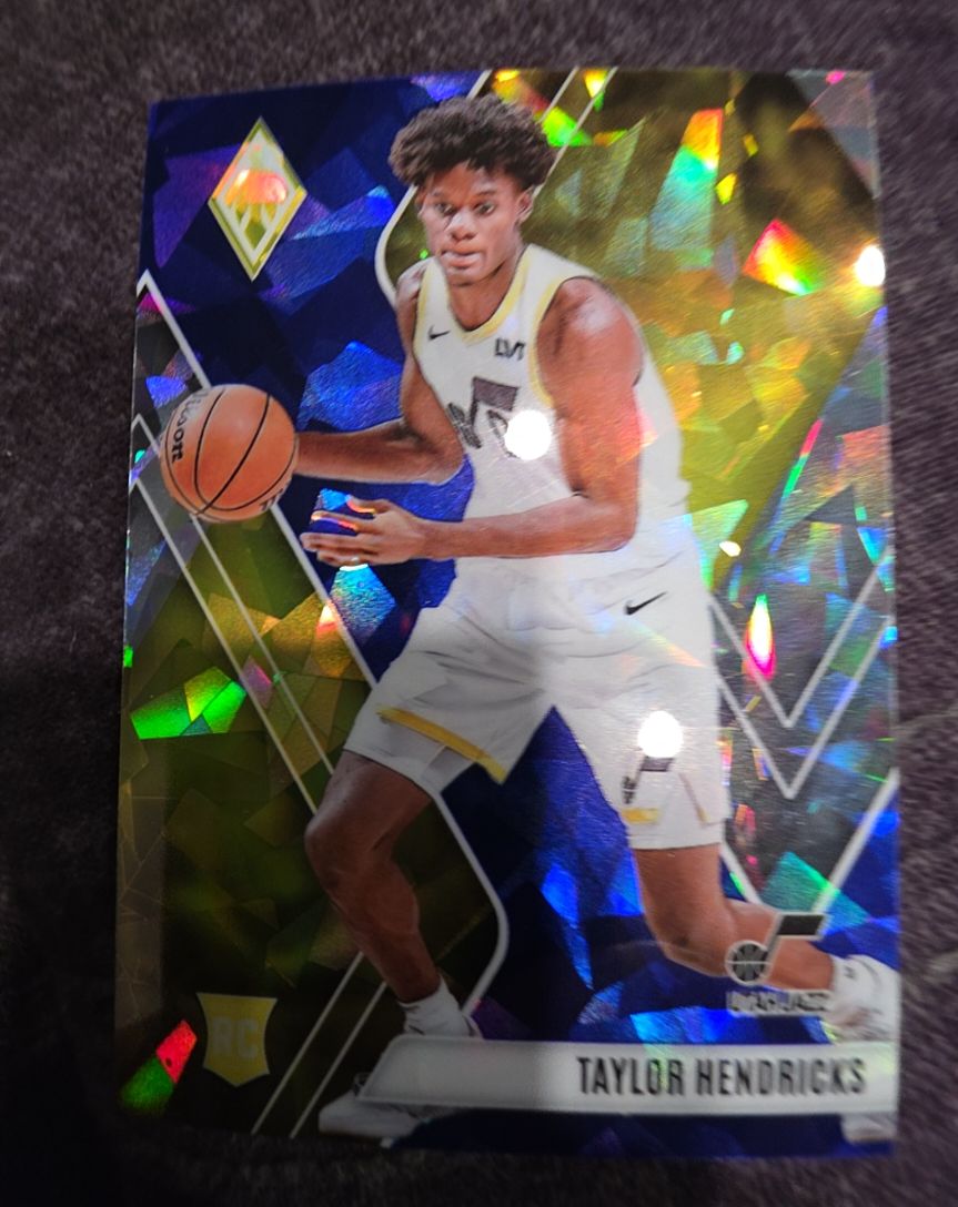 2023-24 Panini Phoenix #264 Taylor Hendricks — front
