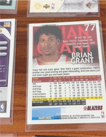 1998 SkyBox Basketball #77 Brian Grant — front
