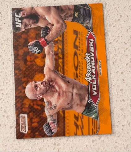 2025 Topps Stadium Club UFC #14 Alexander Volkanovski — front