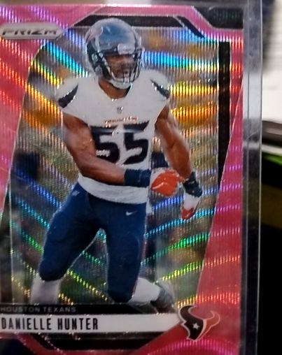 2024 Panini Prizm #117 Danielle Hunter Pink Wave — front