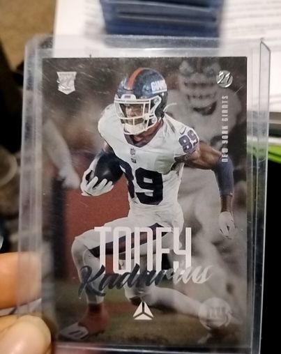 2021 Panini Chronicles Luminance #214 Kadarius Toney Rookie — front