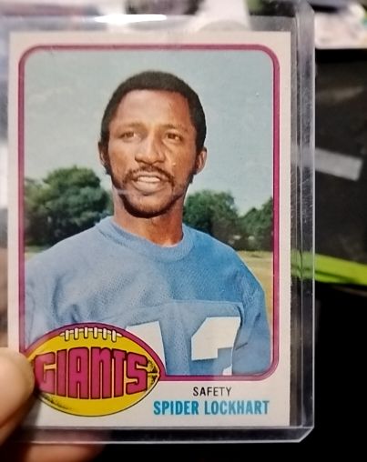 1976 Topps #27 Spider Lockhart — front